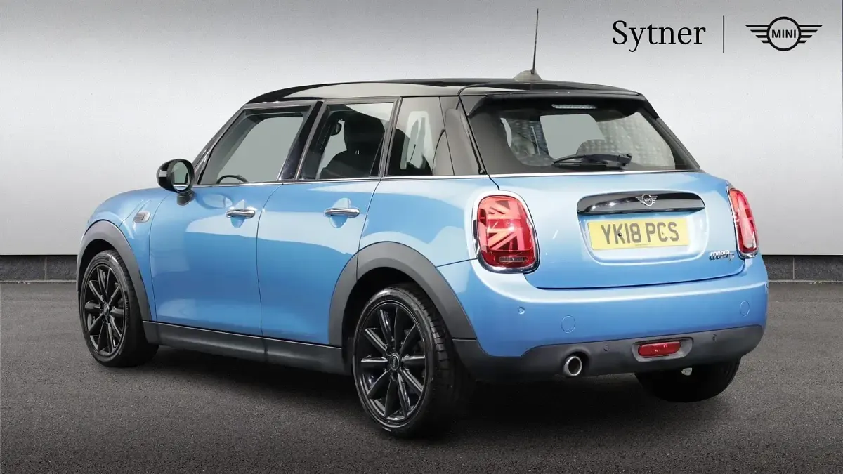 Used Mini Cooper D Hatch 136 HP (100 kW) 2018 Blue Hatchback