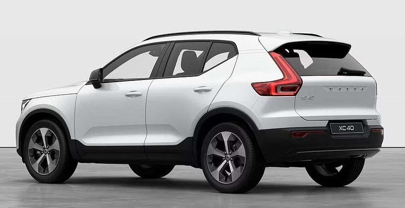 Used Volvo XC40 Plus 161 HP (118 kW) 2025 White SUV