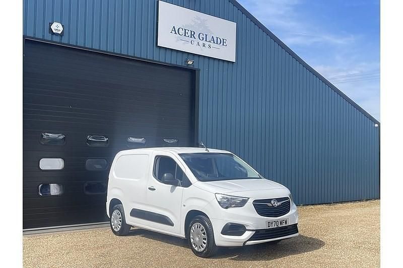 White Used 2020 Vauxhall Combo Sportive MPV | £8,490 (Fair price) - Image 1/4