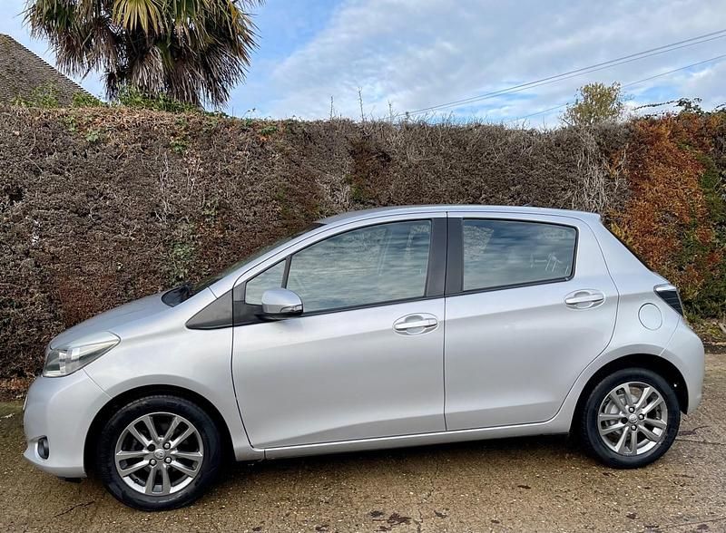 Used Toyota Yaris 2014 Silver Hatchback