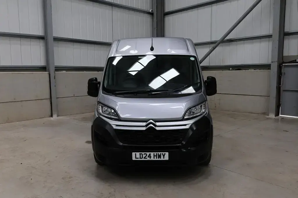 Used Citroën Relay 140 HP (102 kW) 2024 Grey Van