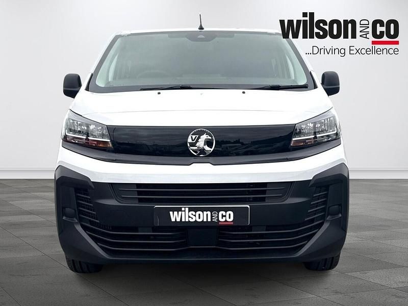 Nouă Vauxhall Vivaro 150 CP (110 kW) 2026 Alb Monovolum