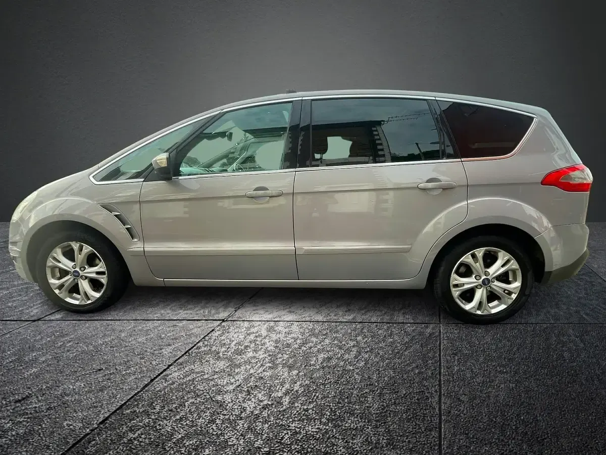 Used Ford S-MAX Titanium 2011 Silver MPV