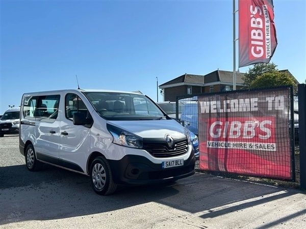 White Used 2017 Renault Trafic Business Van | £14,995 (Fair price) - Image 1/1