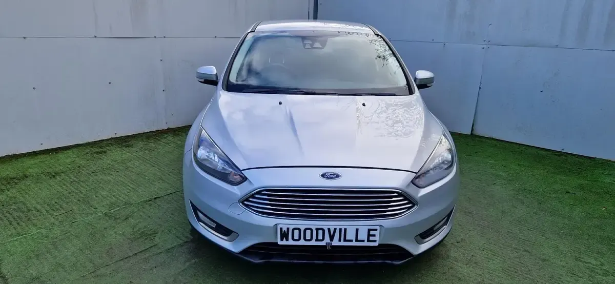Used Ford Focus Titanium 125 HP (91 kW) 2015 Silver Hatchback