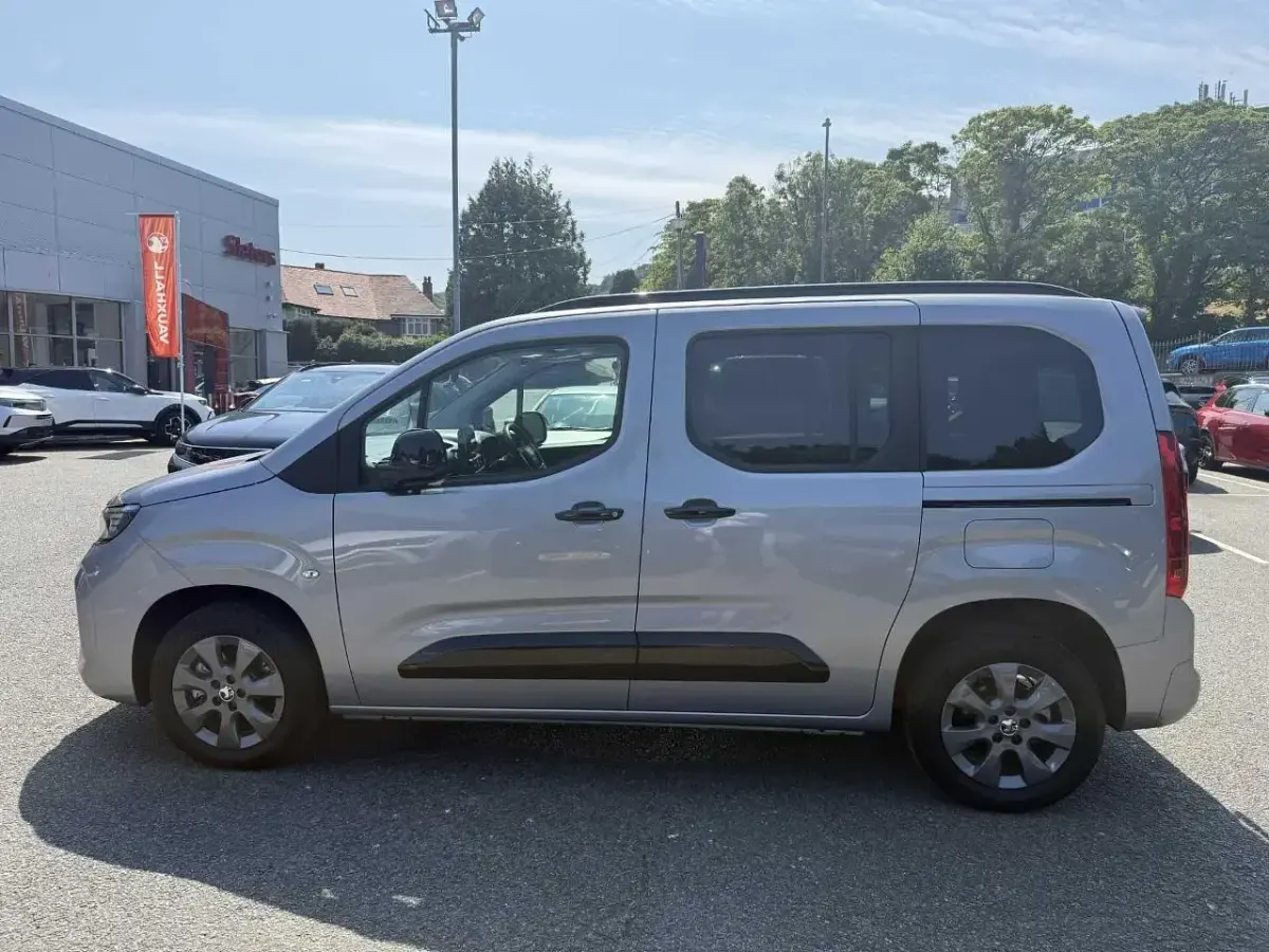 Used Vauxhall Combo Ultimate 98 kW (134 HP) 2026 Grey MPV