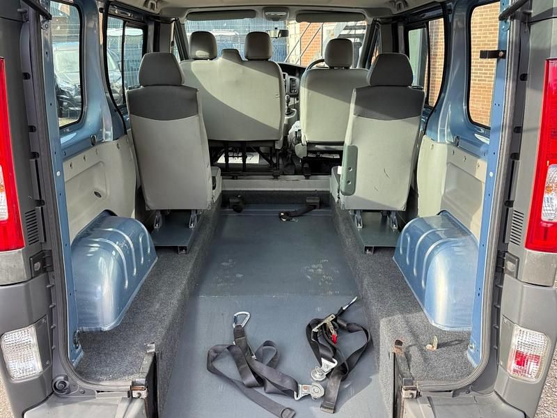 Used Vauxhall Vivaro 2014 Blue MPV