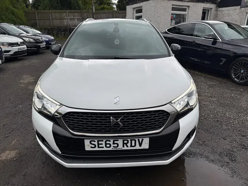 Used DS Automobiles DS4 120 HP (88 kW) 2016 White Hatchback