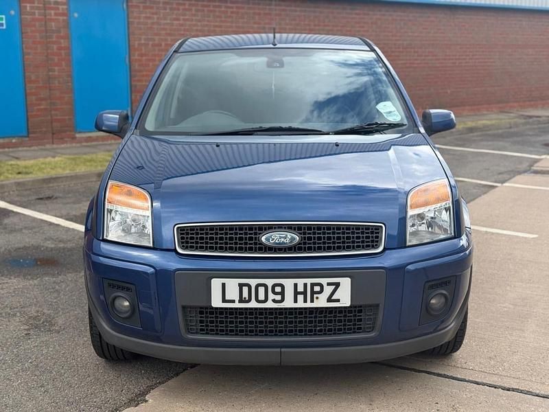 Blue Used 2009 Ford Fusion Hatchback | £1,199 (Fair price) - Image 1/4