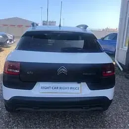 Used Citroën C4 Cactus Flair 108 HP (79 kW) 2016 White Hatchback