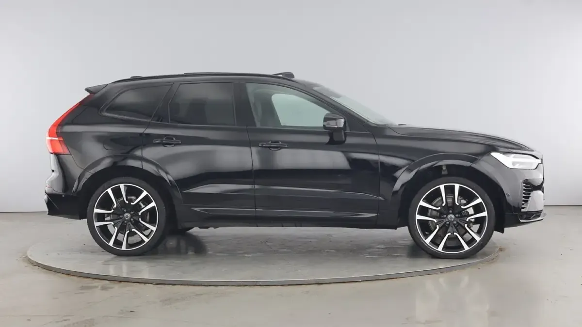Used Volvo XC60 Ultra 449 HP (330 kW) 2024 Black SUV