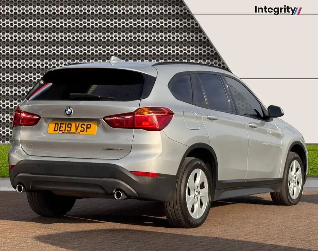 Usado BMW X1 Comfort Edition 192 CV (141 kW) 2019 Plateado SUV