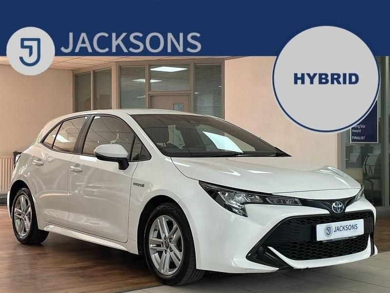 White Used 2019 Toyota Corolla Hatchback | £11,995 (Fair price) - Image 1/3