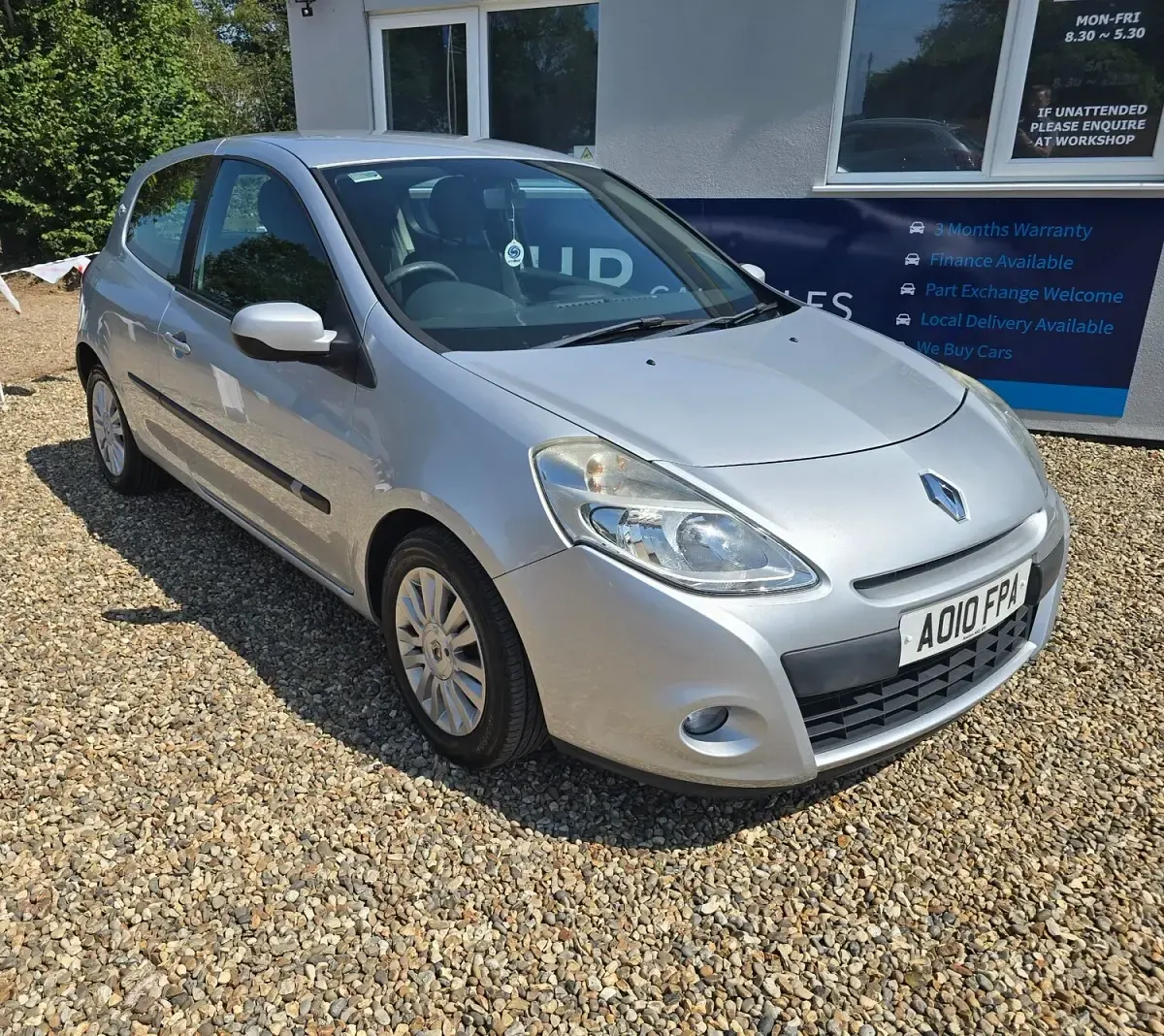 Used Renault Clio 2010 Silver Hatchback