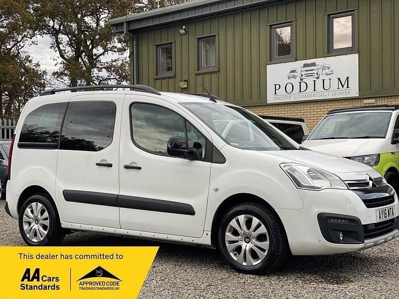 White Used 2016 Citroën Berlingo XTR MPV | £5,990 (Fair price) - Image 1/3