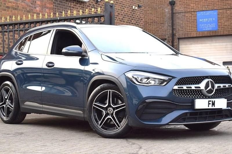 Used Mercedes GLA180 Executive 136 HP (100 kW) 2022 Blue SUV