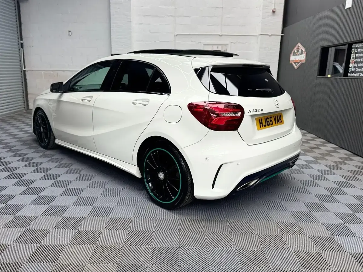 Used Mercedes A220 Premium 170 HP (125 kW) 2015 White Hatchback