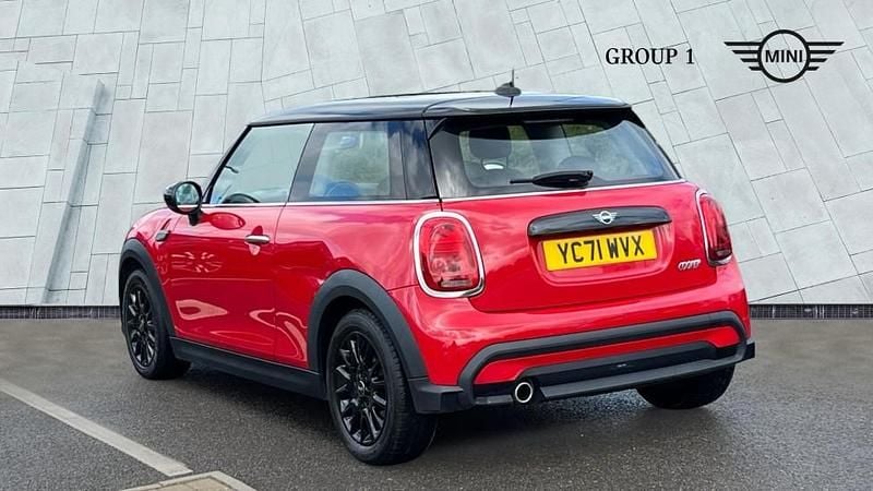 Used Mini Cooper Classic 136 HP (100 kW) 2021 Red Hatchback