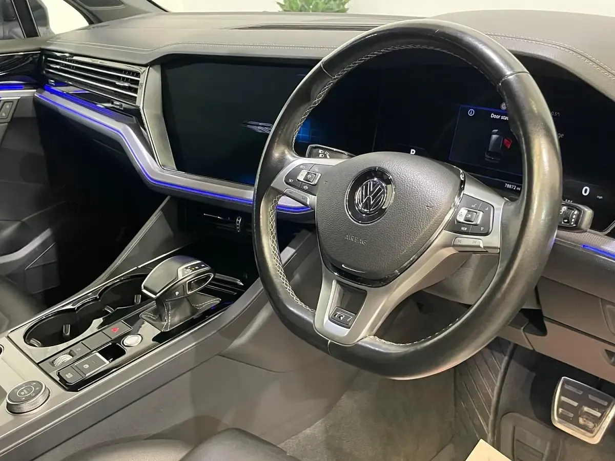Used VW Touareg R-line 286 HP (210 kW) 2019 Blue SUV