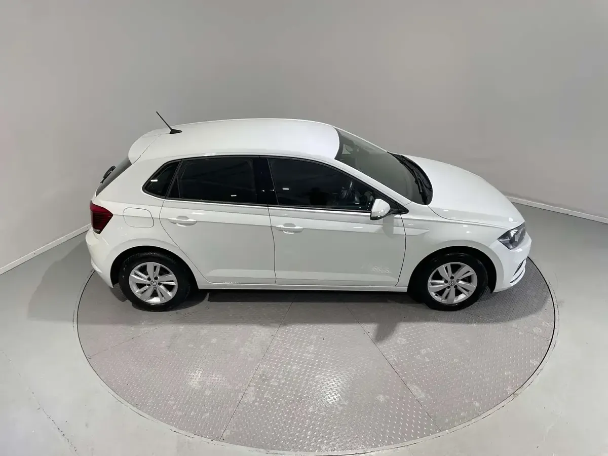 Used VW Polo SE 95 HP (69 kW) 2018 White Hatchback