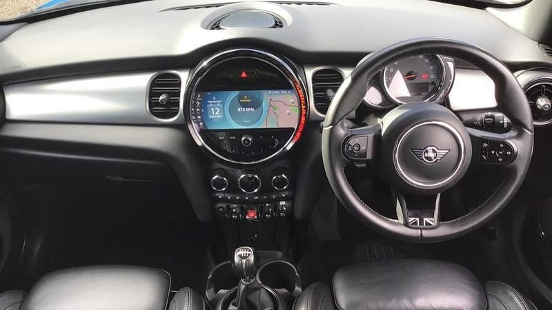 Used Mini Cooper Exclusive 134 HP (98 kW) 2022 Blue Hatchback