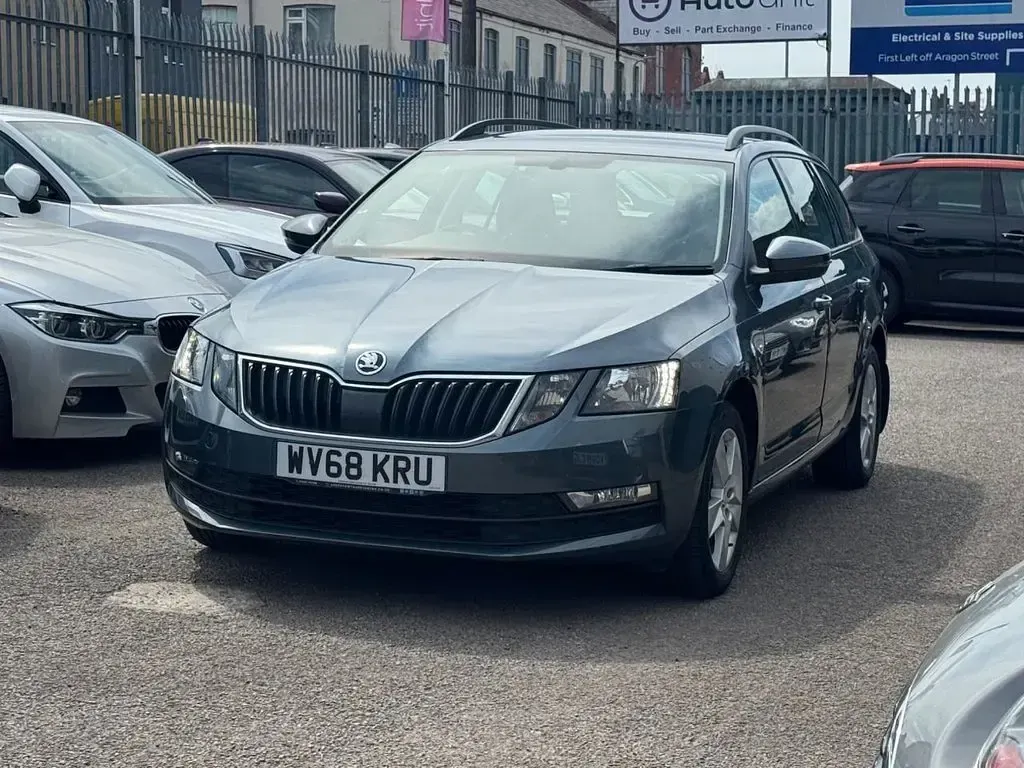 Used Skoda Octavia SE 150 HP (110 kW) 2018 Grey Estate