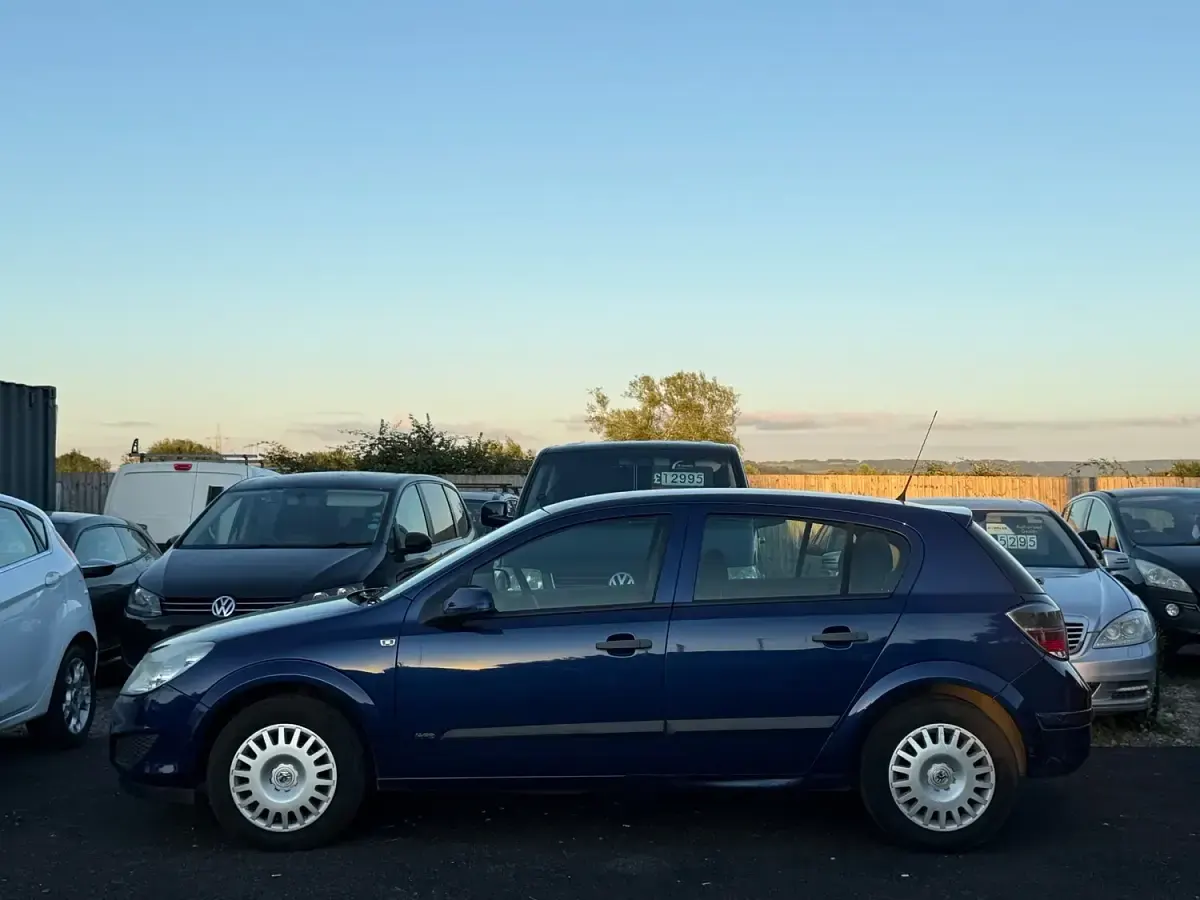 Used Vauxhall Astra 2008 Blue Hatchback