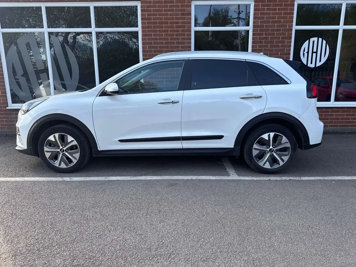 Used Kia e-Niro 2021 White SUV