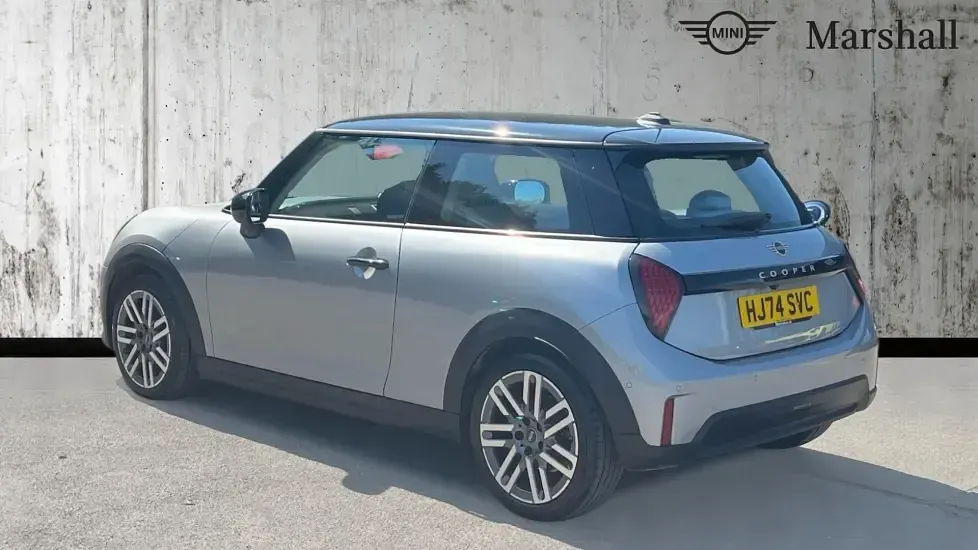 Used Mini Cooper Hatch 154 HP (113 kW) 2024 Silver Hatchback