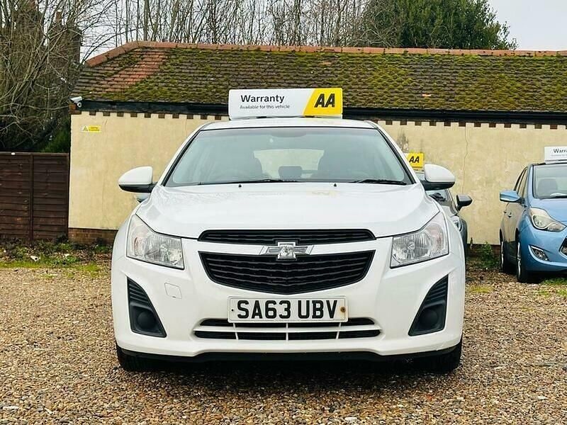 Begagnad Chevrolet Cruze LS 124 HK (91 kW) 2013 Vit Halvkombi