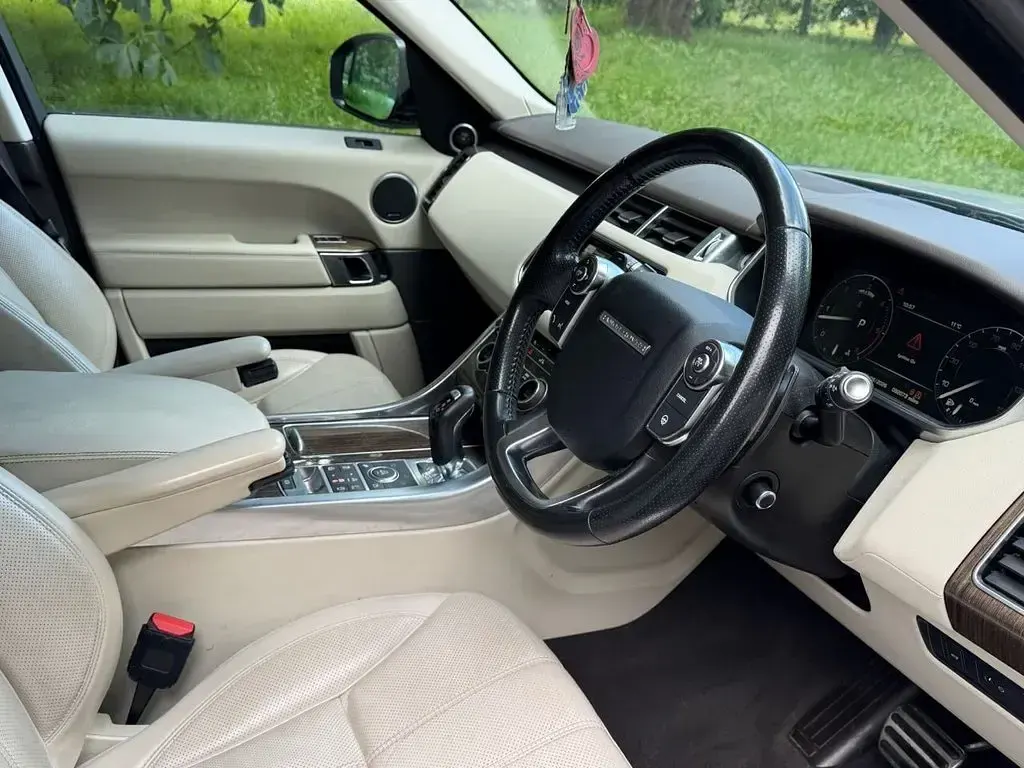 Used Land Rover Range Rover Sport HSE Dynamic 306 HP (225 kW) 2016 Gold SUV