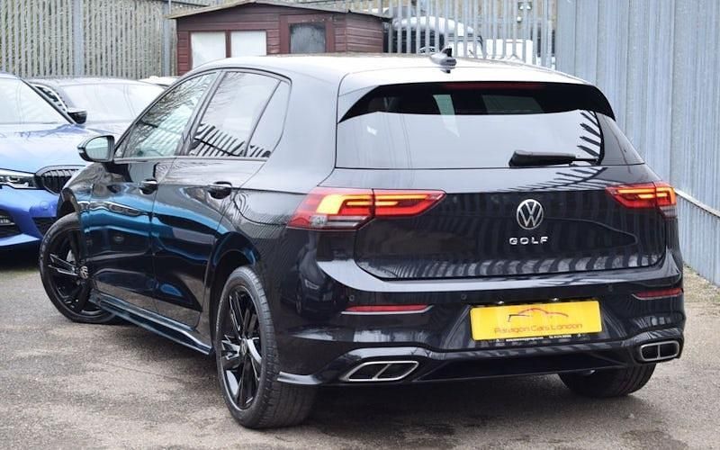 Second-hand VW Golf VIII R-line 150 CP (110 kW) 2024 Hatchback