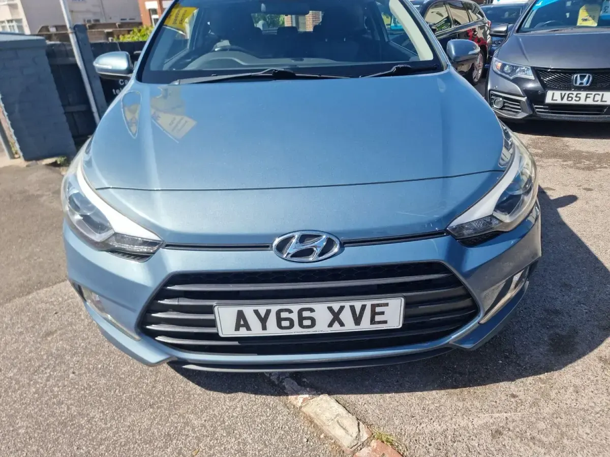 Used Hyundai i20 SE 84 HP (61 kW) 2016 Blue Coupe
