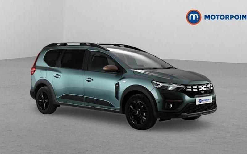 Used Dacia Jogger Extreme 141 HP (103 kW) 2024 Green MPV