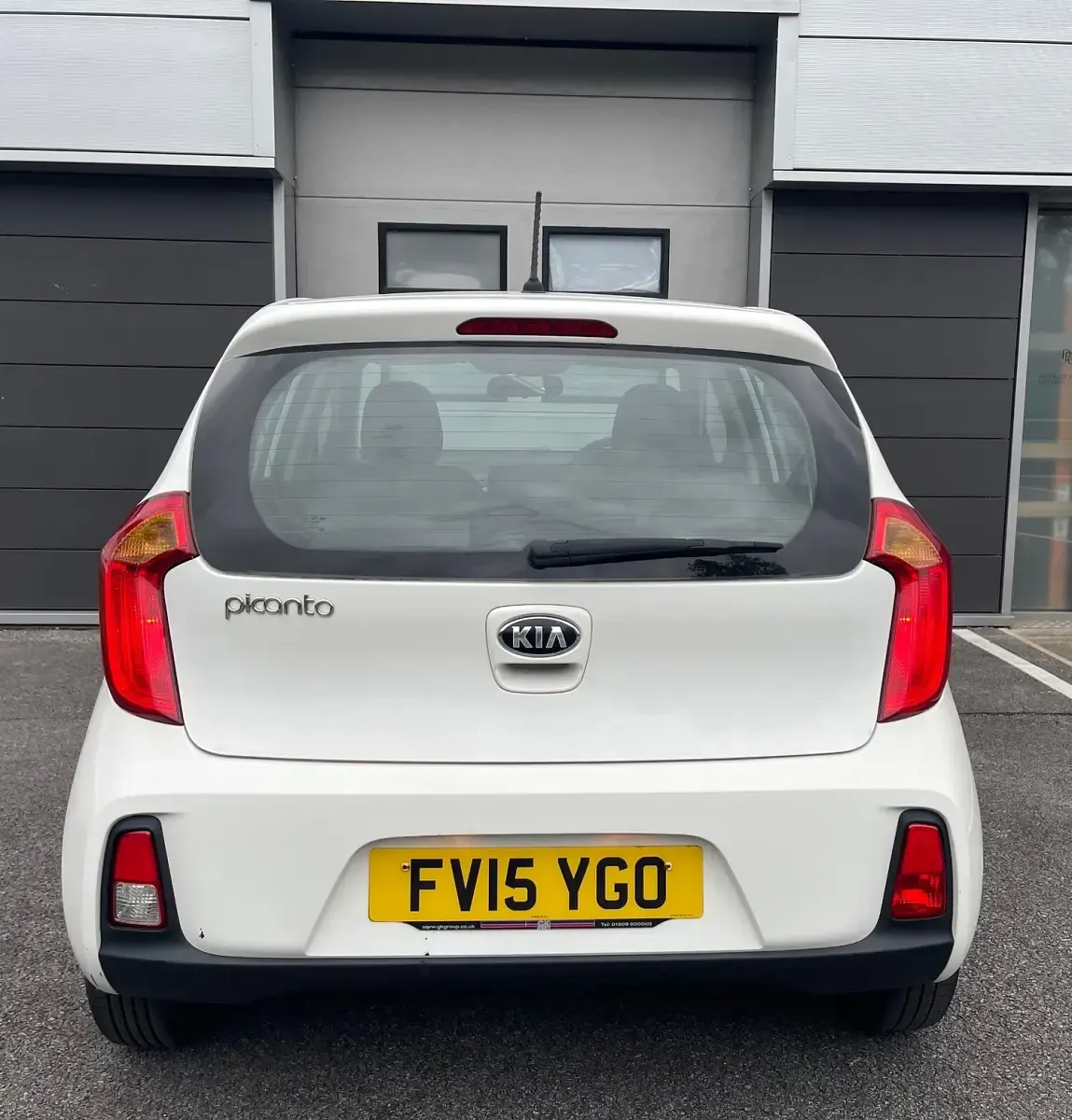 Used Kia Picanto 2015 White Hatchback