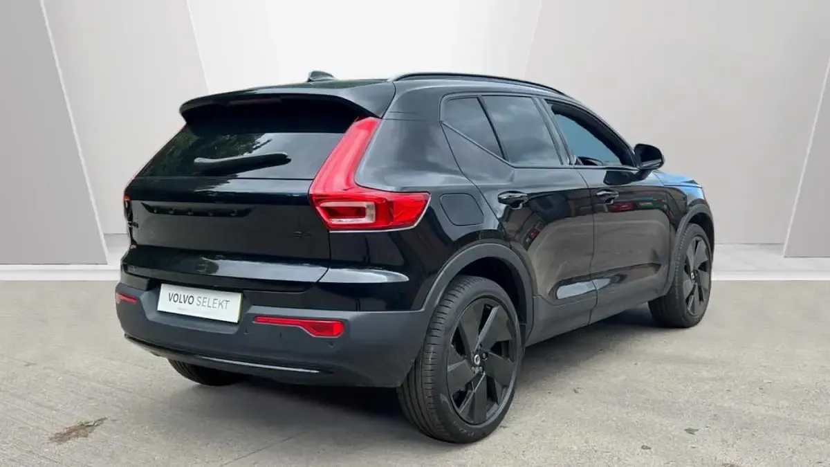 Used Volvo XC40 Plus 197 HP (144 kW) 2025 Black SUV