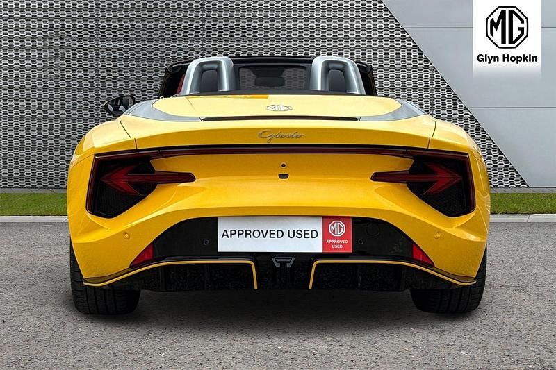Used MG Cyberster 375 kW (510 HP) 2024 Yellow Cabriolet
