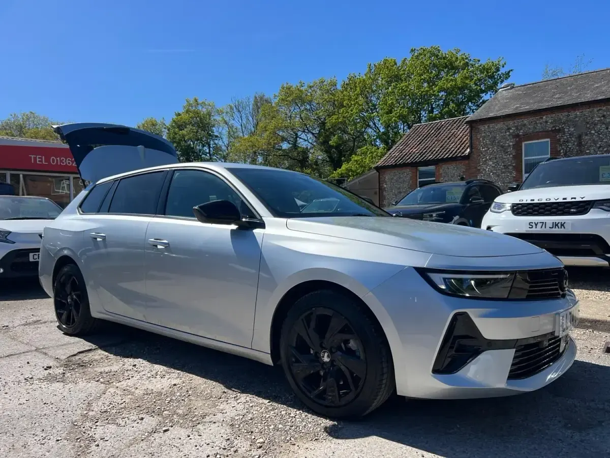 Second-hand Vauxhall Astra S 130 CP (95 kW) 2024 Gri Break