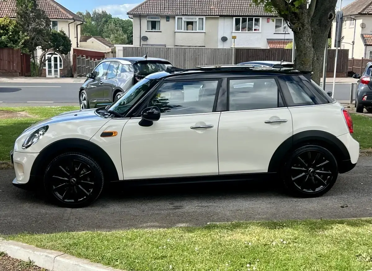Used Mini Cooper Hatch 2016 White Hatchback