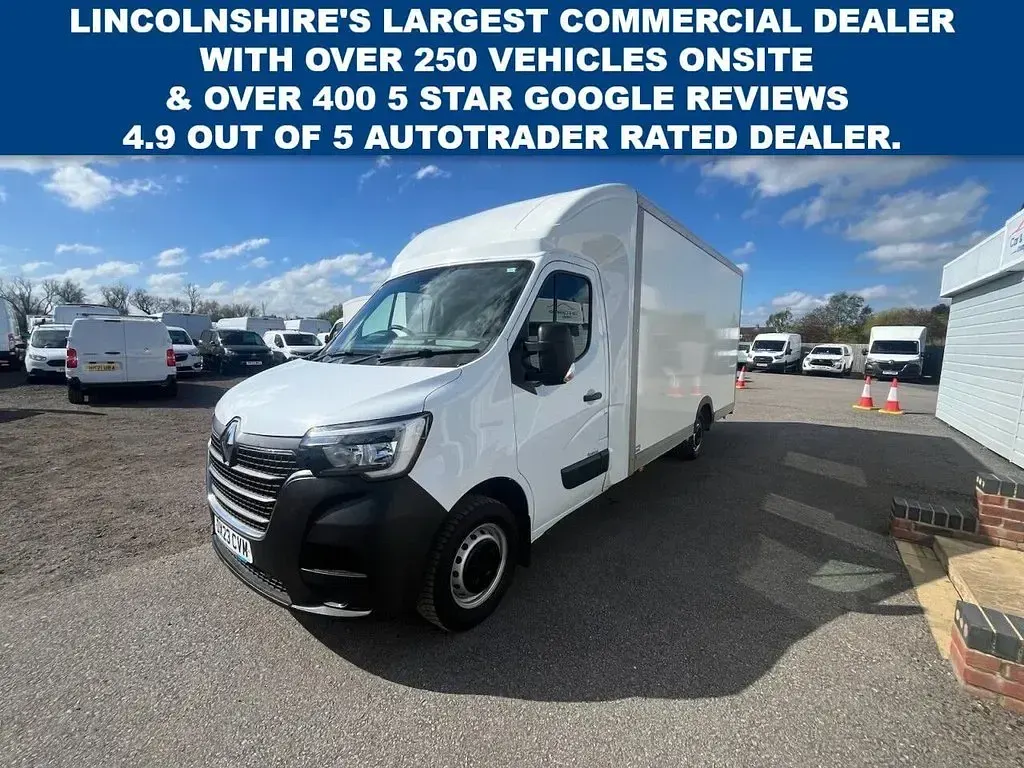Used Renault Master Business 145 HP (106 kW) 2023 White MPV