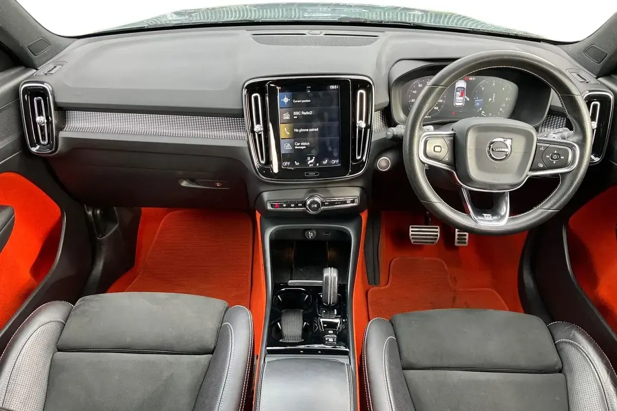 Used Volvo XC40 R-Design Pro 150 HP (110 kW) 2020 Grey SUV
