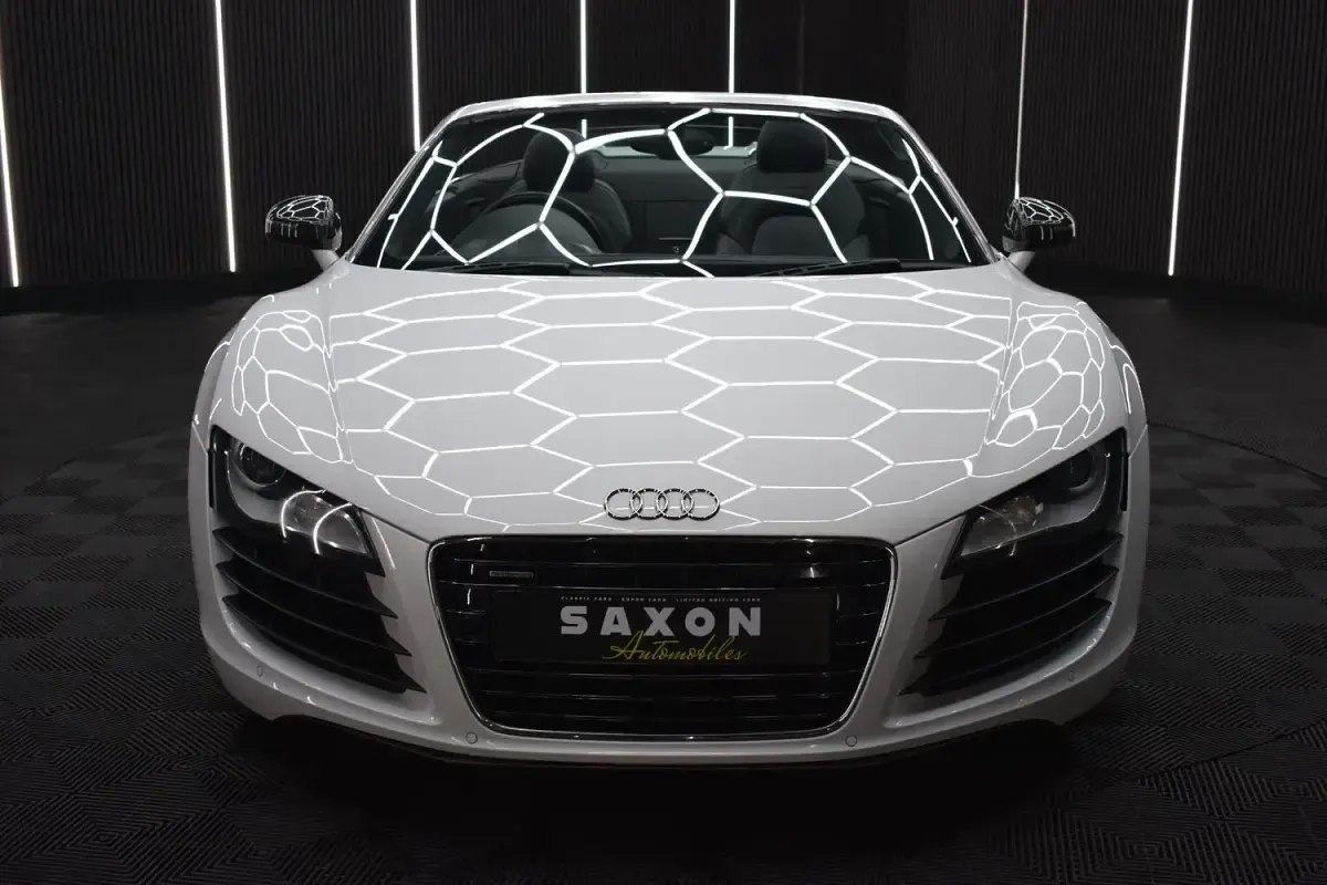 Used Audi R8 Spyder 430 HP (316 kW) 2011 White Cabriolet