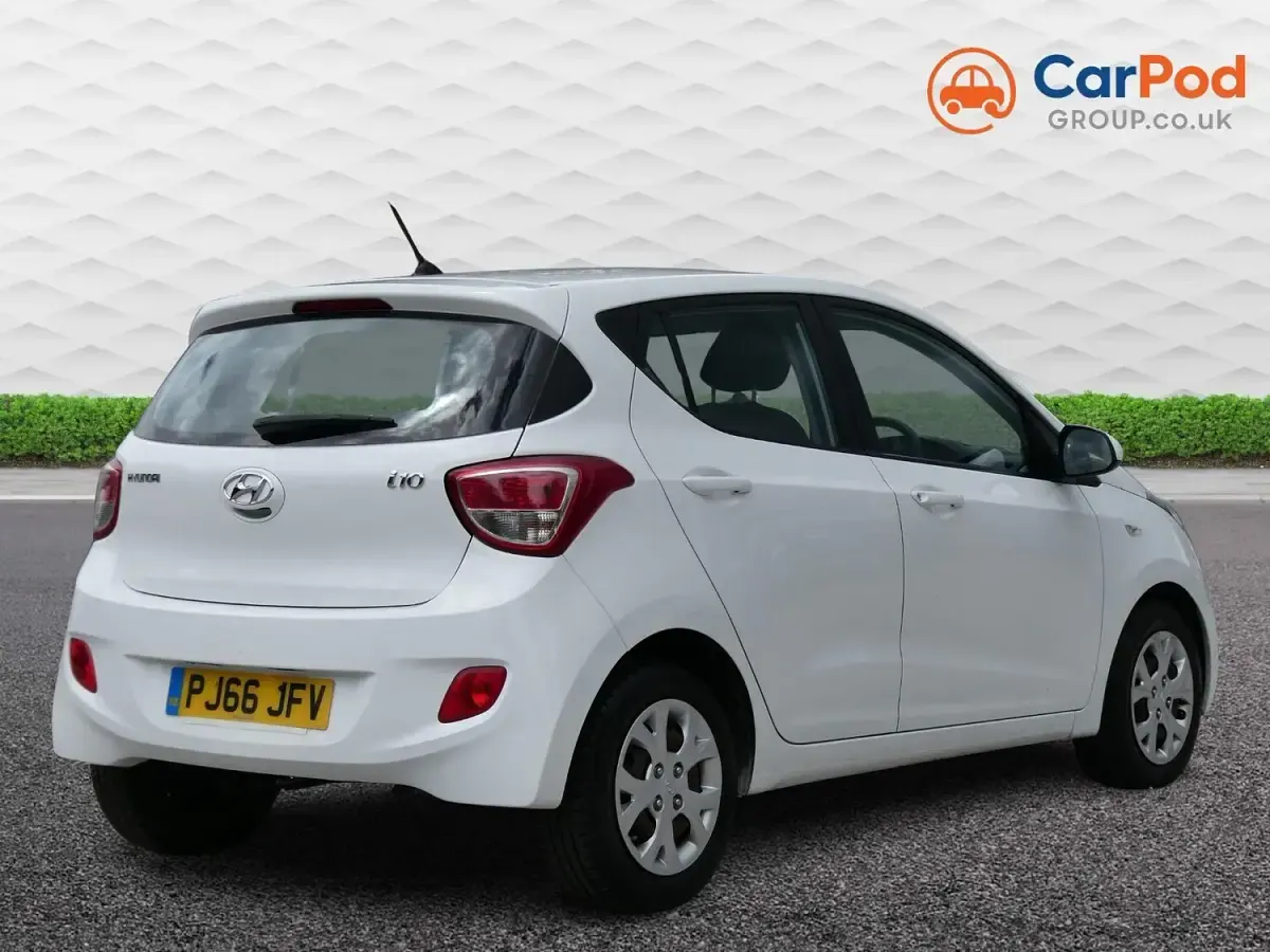 Used Hyundai i10 SE 2016 White Hatchback
