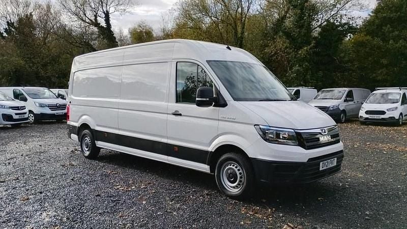 White Used 2021 VW Crafter Van | £17,460 (Fair price) - Image 1/4