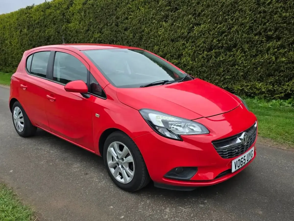 Second-hand Vauxhall Corsa Design Edition 70 CP (51 kW) 2015 Roșu Hatchback