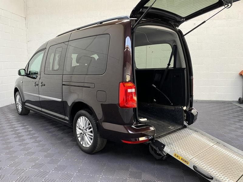 Purple Used 2018 VW Caddy Maxi Life Life MPV | £15,995 (Fair price) - Image 1/4