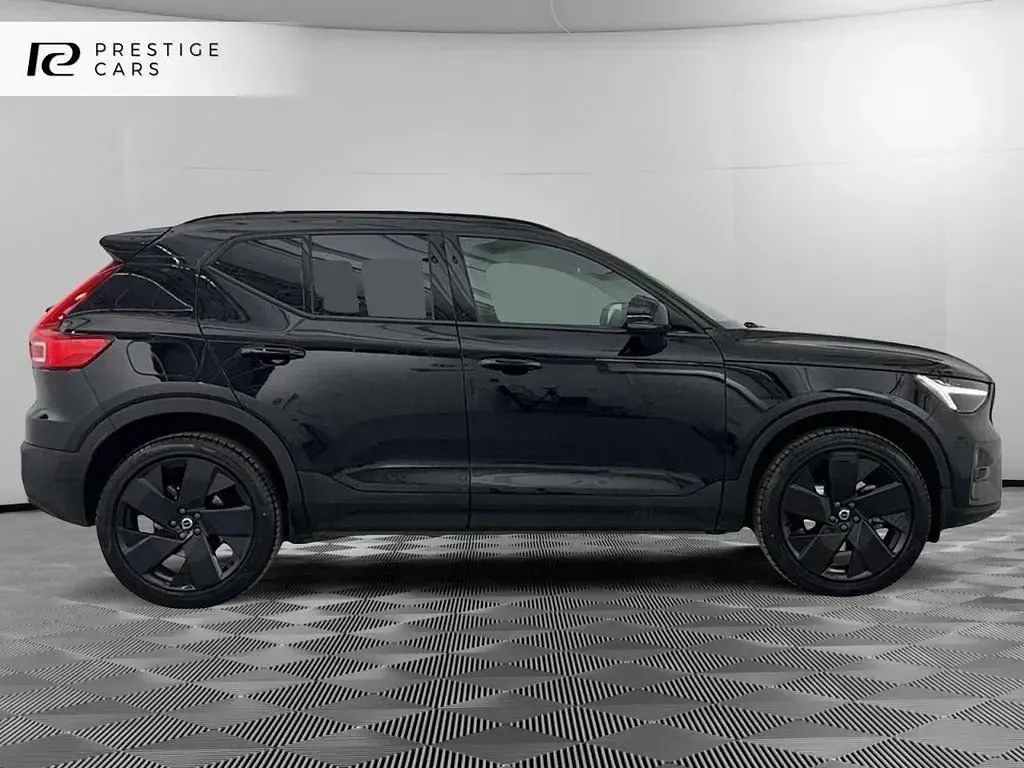 Used Volvo XC40 Plus 197 HP (144 kW) 2025 Black SUV
