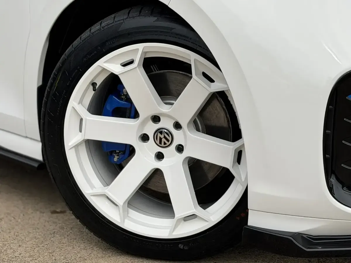 New VW ID.3 210 kW (286 HP) 2025 White Hatchback