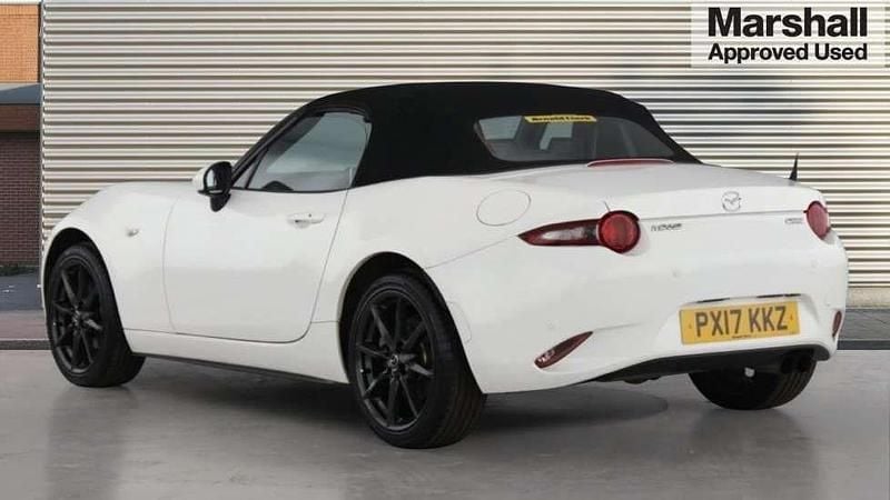 Used Mazda MX5 Inclusive 160 HP (117 kW) 2017 White Cabriolet