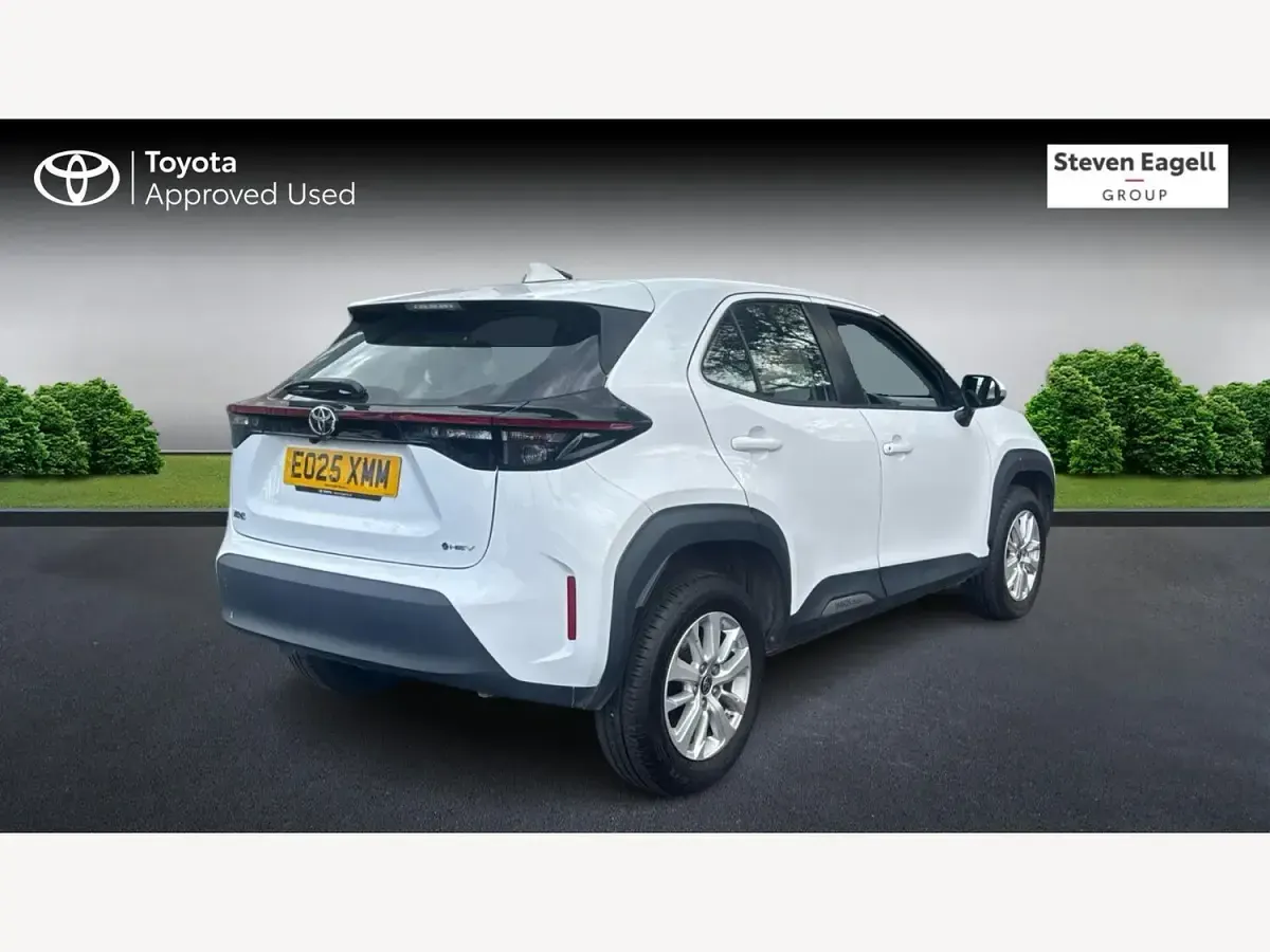 Used Toyota Yaris 2025 White Hatchback